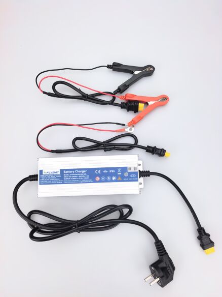LiFePO4 Smart BMS 12.8 V 50 Ah Lithiumbatterie inkl. FlyBat Ladegerät